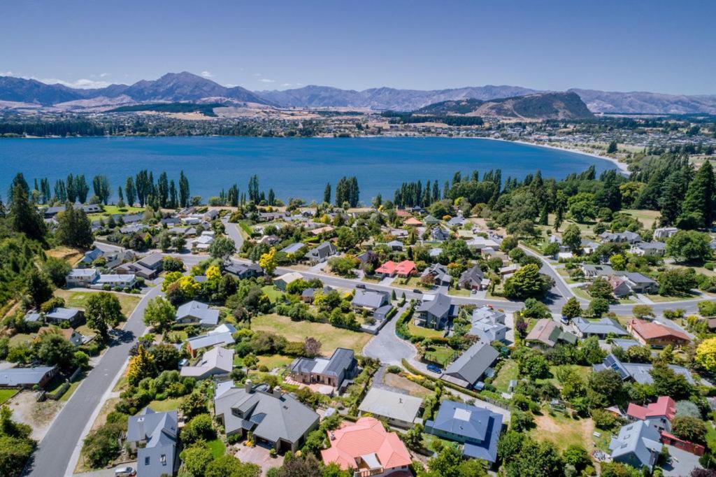 Sargood Splendour - Wanaka Holiday Home Exterior photo