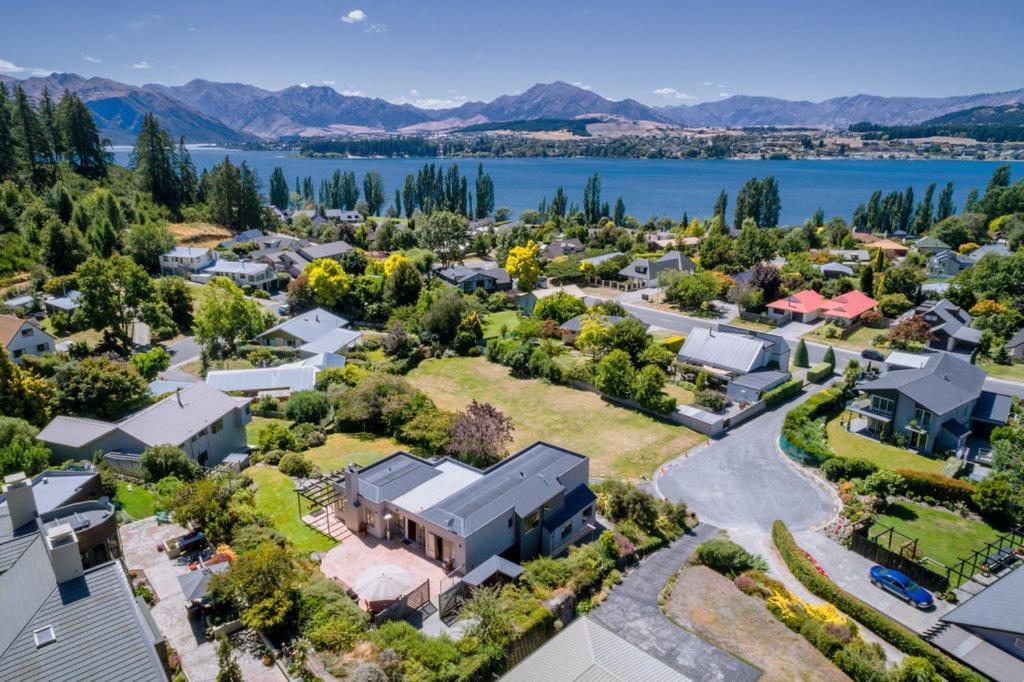 Sargood Splendour - Wanaka Holiday Home Exterior photo